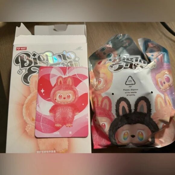 [READY TO SHIP] Labubu Big into Energy LOVE - Picture 2 of 2